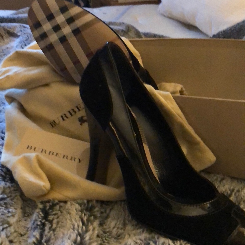 BURBERRY HEELS!!